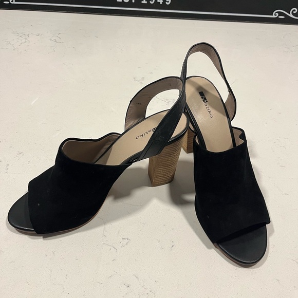 Women’s Matiko sued heel 9.5 - Picture 1 of 7
